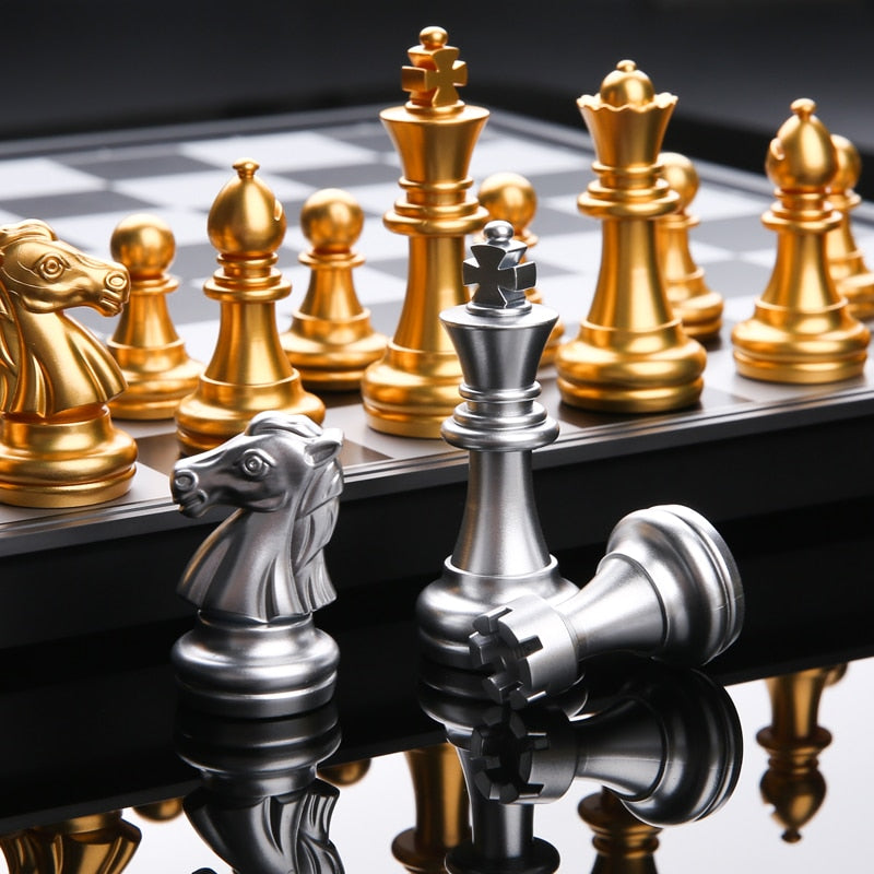 Deluxe Chess Set for Beginners with Magnetic Board